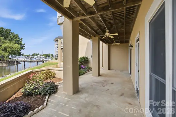 18009 Kings Point Drive, Cornelius, NC 28031