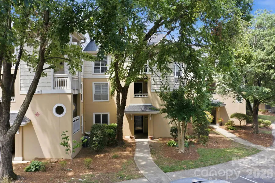 18009 Kings Point Drive, Cornelius, NC 28031 - #2