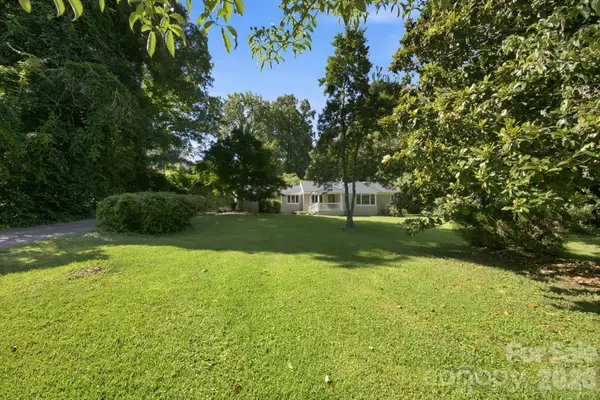 827 Jefferson Drive, Charlotte, NC 28270