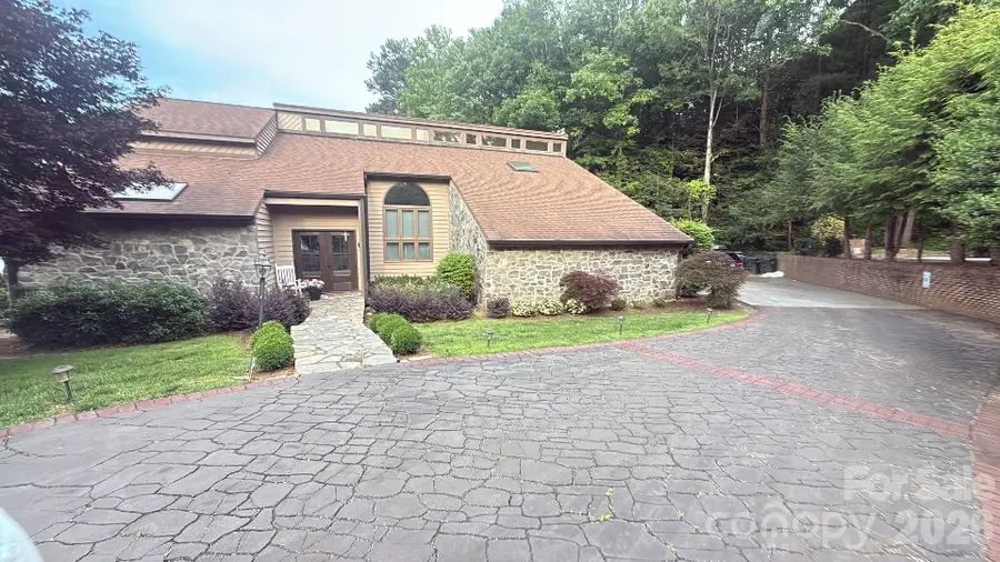 4444 3rd Street Lane Nw, Hickory, NC 28601 - #2