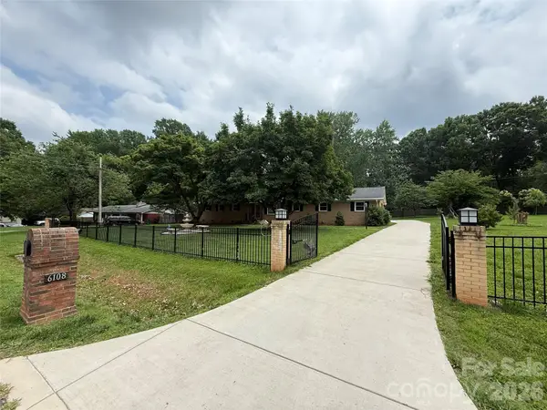 6108 Mallard Drive, Charlotte, NC 28227