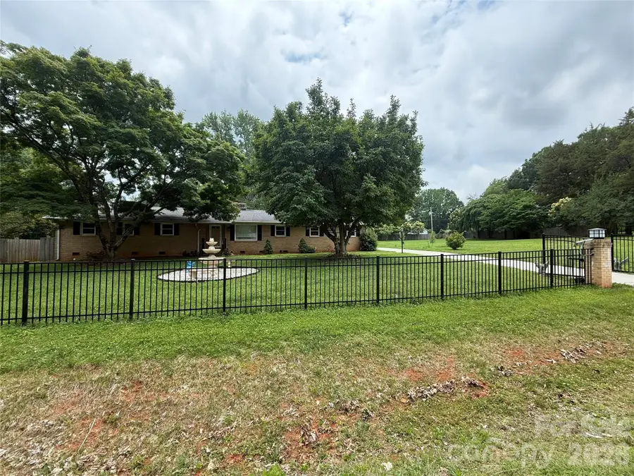 6108 Mallard Drive, Charlotte, NC 28227 - #2