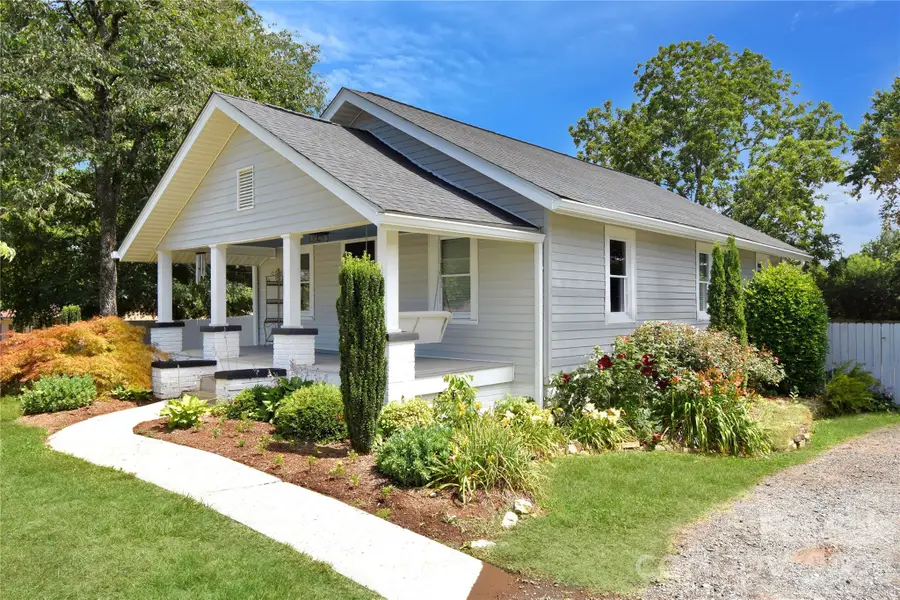 496 14th Avenue Ne, Hickory, NC 28601 - #2