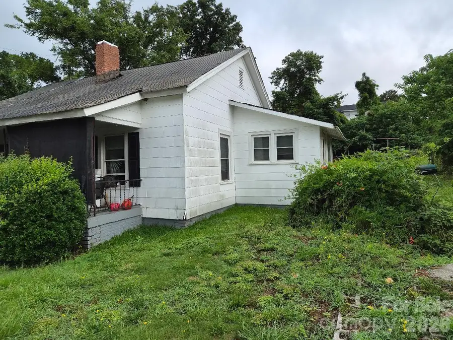 6 Hampton Street, Great Falls, SC 29055 - #2