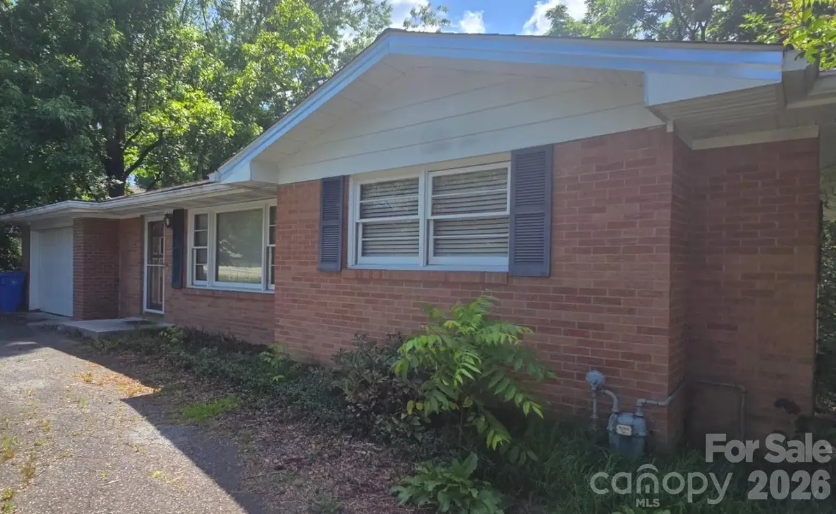 629 Willow Road, Hendersonville, NC 28739 - #1