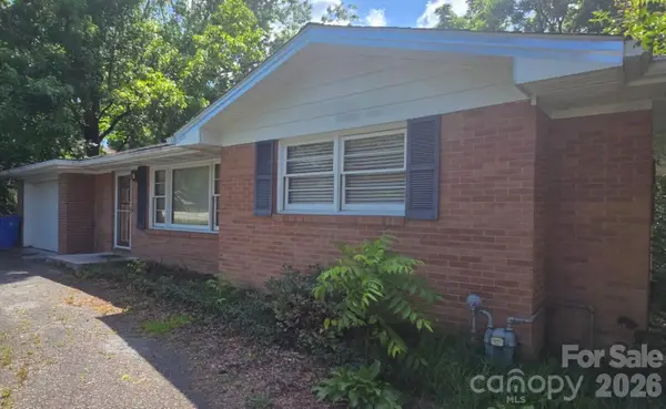 629 Willow Road, Hendersonville, NC 28739