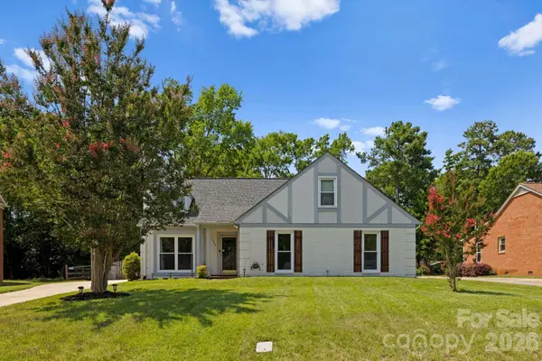 11232 Coachman Circle, Charlotte, NC 28277