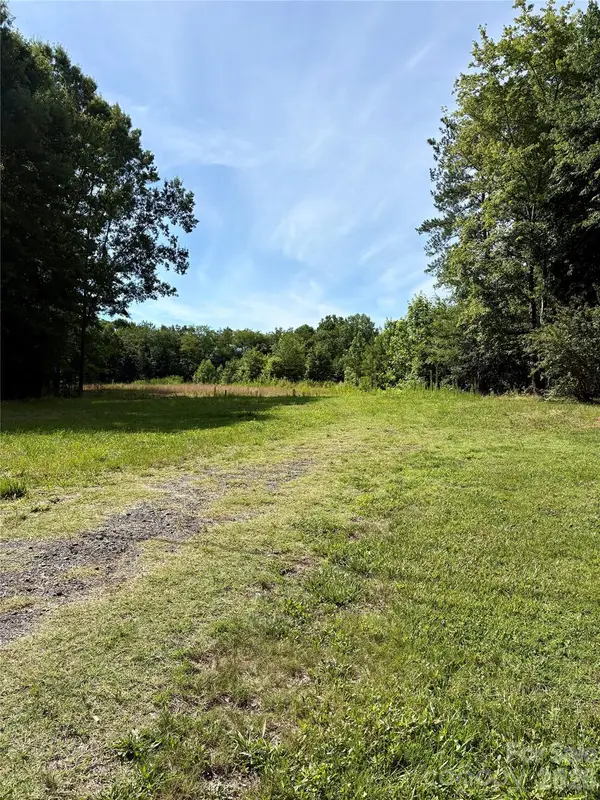 1323 Hill Road, Lincolnton, NC 28092