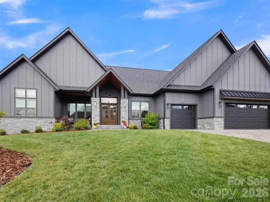 582 Daniel Circle Drive, Mills River, NC 28759 - #2