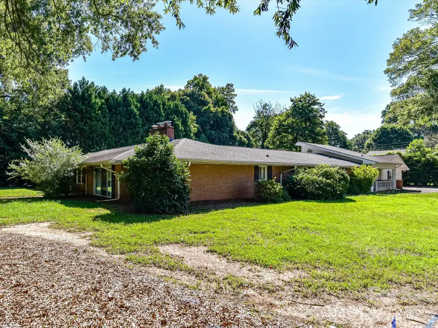 827 Lansdowne Road, Charlotte, NC 28270 - #2