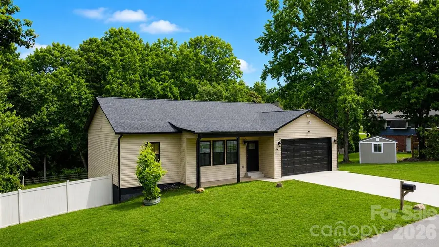 544 30th Avenue Nw, Hickory, NC 28601 - #2