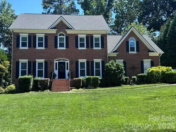 10516 Hollybrook Drive, Charlotte, NC 28277