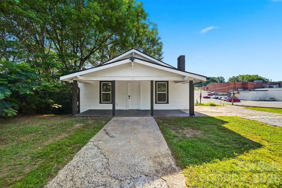 718 11th Street Place Nw, Hickory, NC 28601 - #1