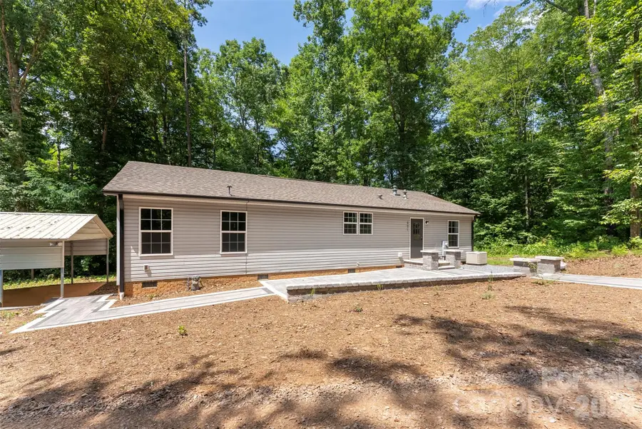 621 Sunset Drive, Bessemer City, NC 28016 - #2