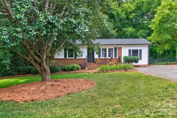 835 Edgewater Drive, Belmont, NC 28012