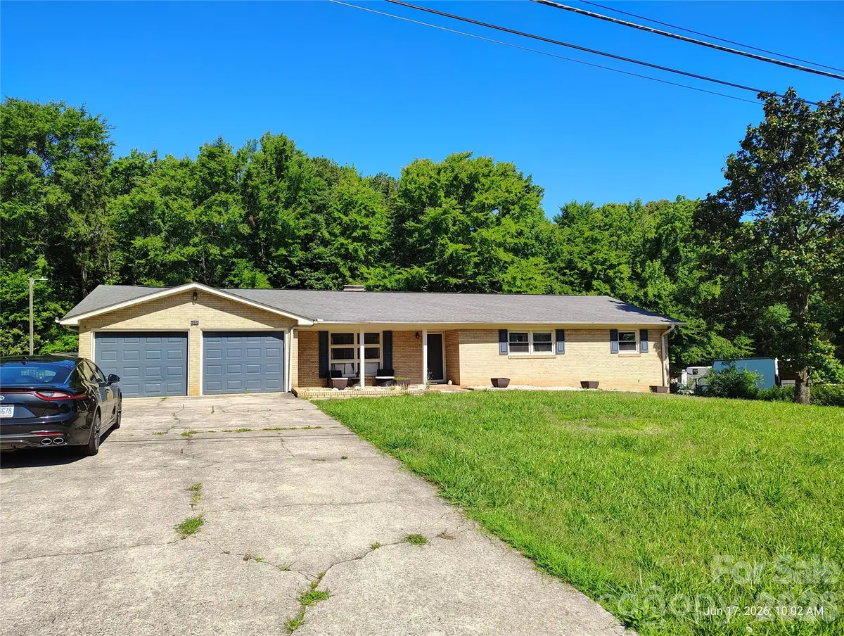 213 Lakeview Drive, Harrisburg, NC 28075 - #1