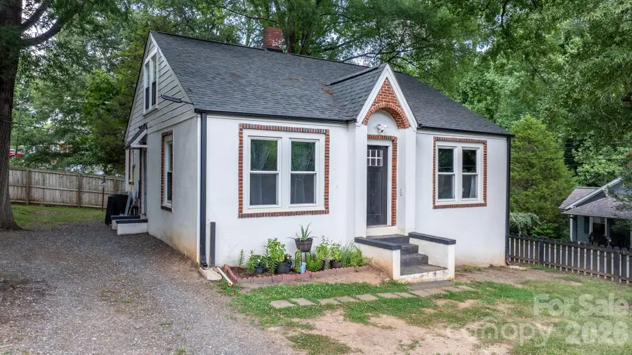 331 5th Avenue Se, Hickory, NC 28602 - #2