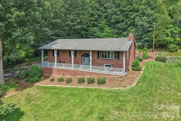 57 Chateau Lane, Waynesville, NC 28786