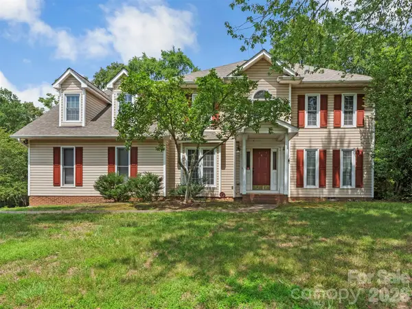 14437 Raynham Drive, Charlotte, NC 28262