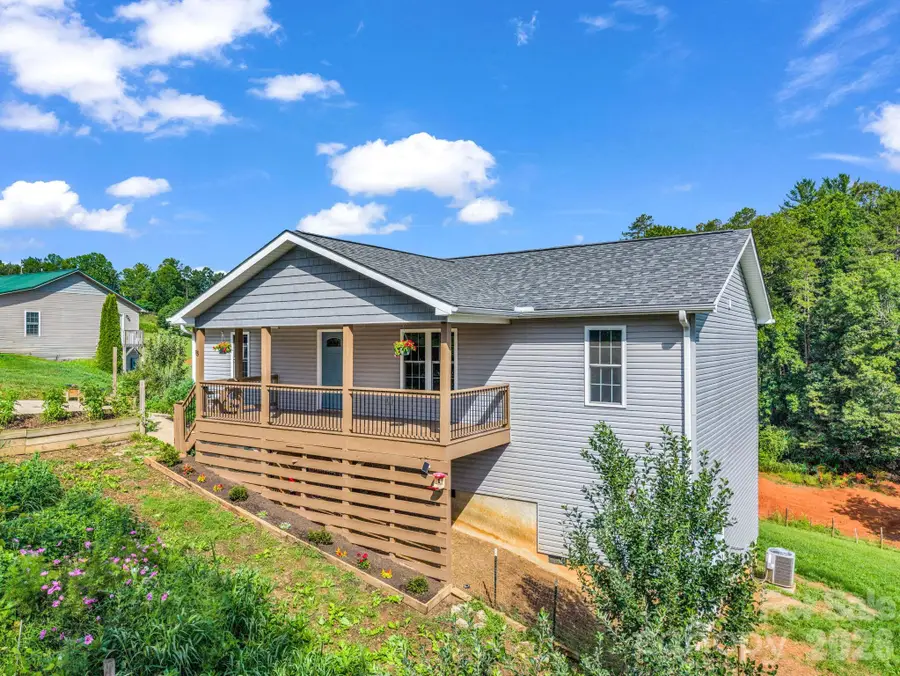 18 Old Chapman Place, Leicester, NC 28748 - #2