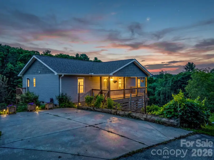 18 Old Chapman Place, Leicester, NC 28748 - #3