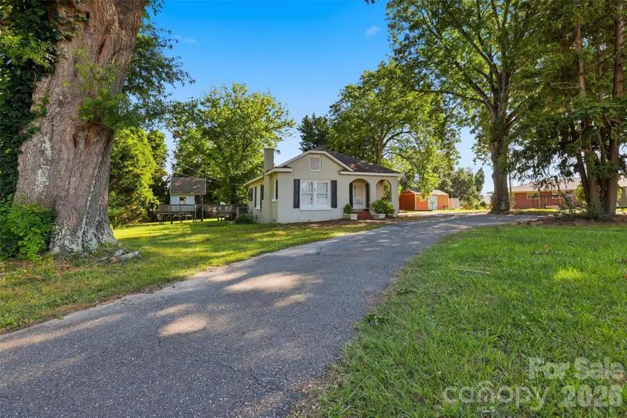 623 E Ohio Avenue, Bessemer City, NC 28016 - #3