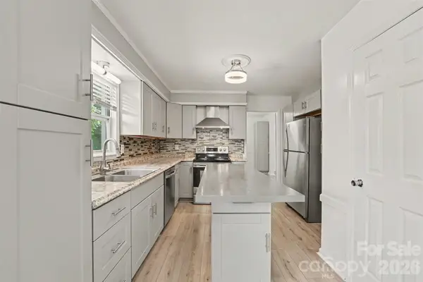 5901 Idlebrook Drive, Charlotte, NC 28212
