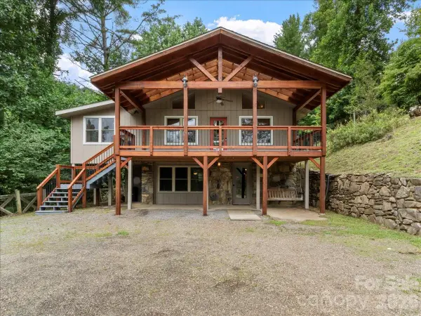 16 Turtle Dove Trail, Burnsville, NC 28714