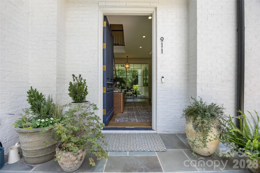 911 Colville Road, Charlotte, NC 28207 - #2