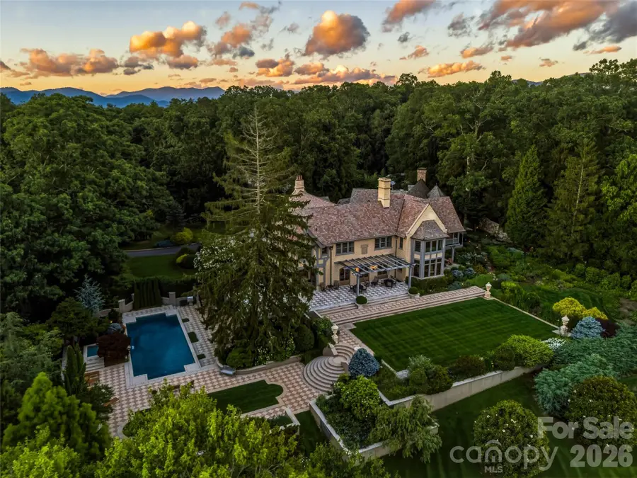 7 Stuyvesant Road, Biltmore Forest, NC 28803 - #3