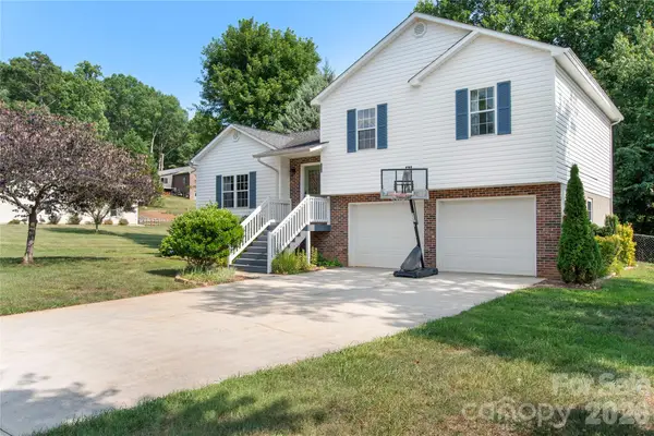 100 Carriage Hill Drive, Morganton, NC 28655