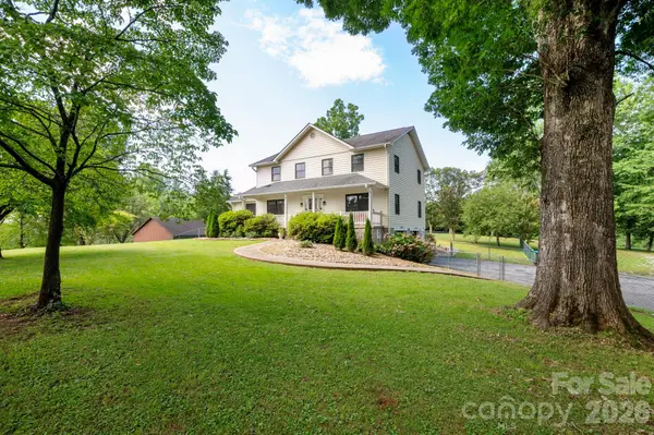 10 Old Turnpike Road, Mills River, NC 28759