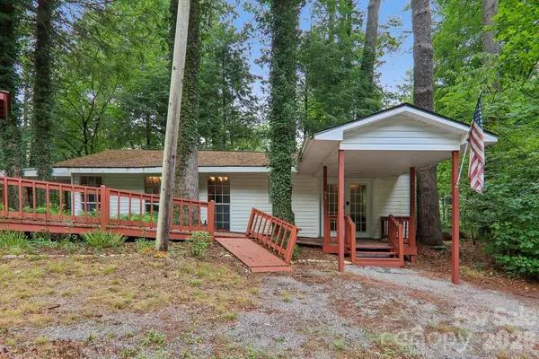 61 Bo Diddly Lane, Cedar Mountain, NC 28718