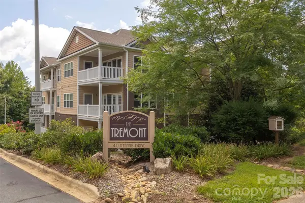 40 Hyannis Drive #202, Asheville, NC 28804