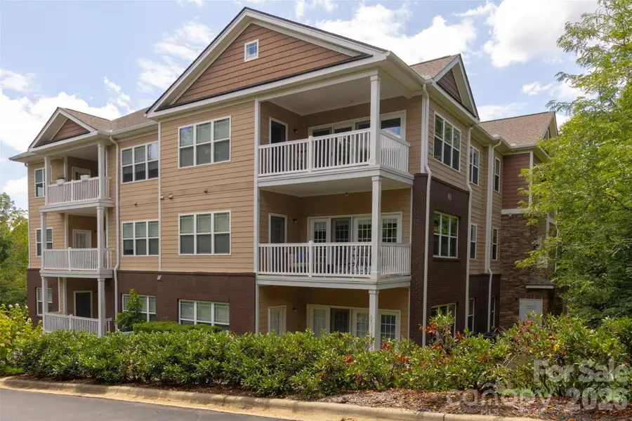 40 Hyannis Drive #202, Asheville, NC 28804 - #2