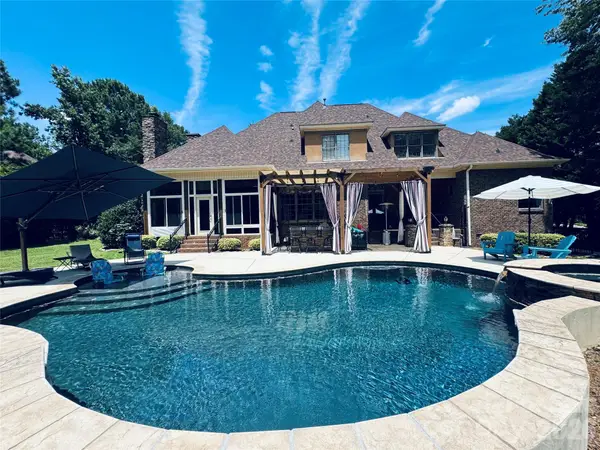 215 Blue River Road, Lake Wylie, SC 29710