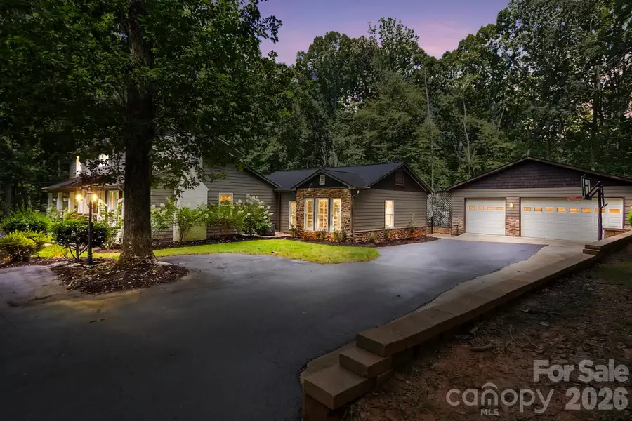 432 Raintree Drive, Matthews, NC 28104 - #2