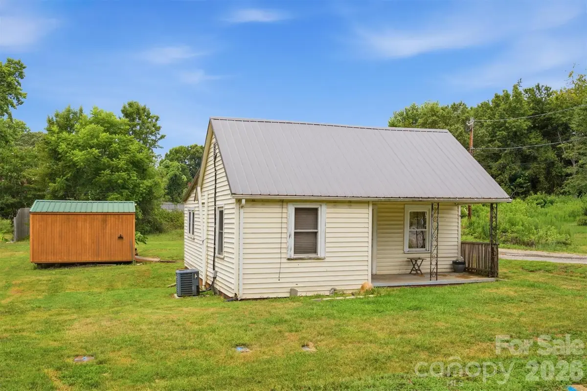 43 N Highland Avenue, Granite Falls, NC 28630 - #1