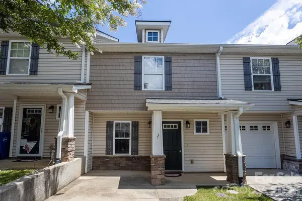 31 Amersham Lane, Fletcher, NC 28732