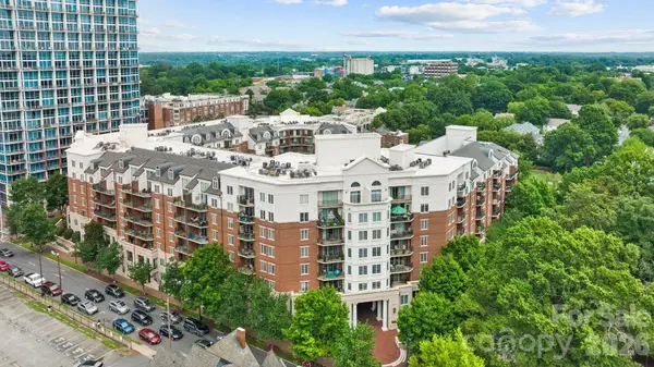 300 W 5th Street, Charlotte, NC 28202