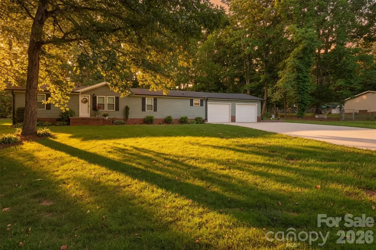 446 Heritage Circle, Taylorsville, NC 28681 - #1
