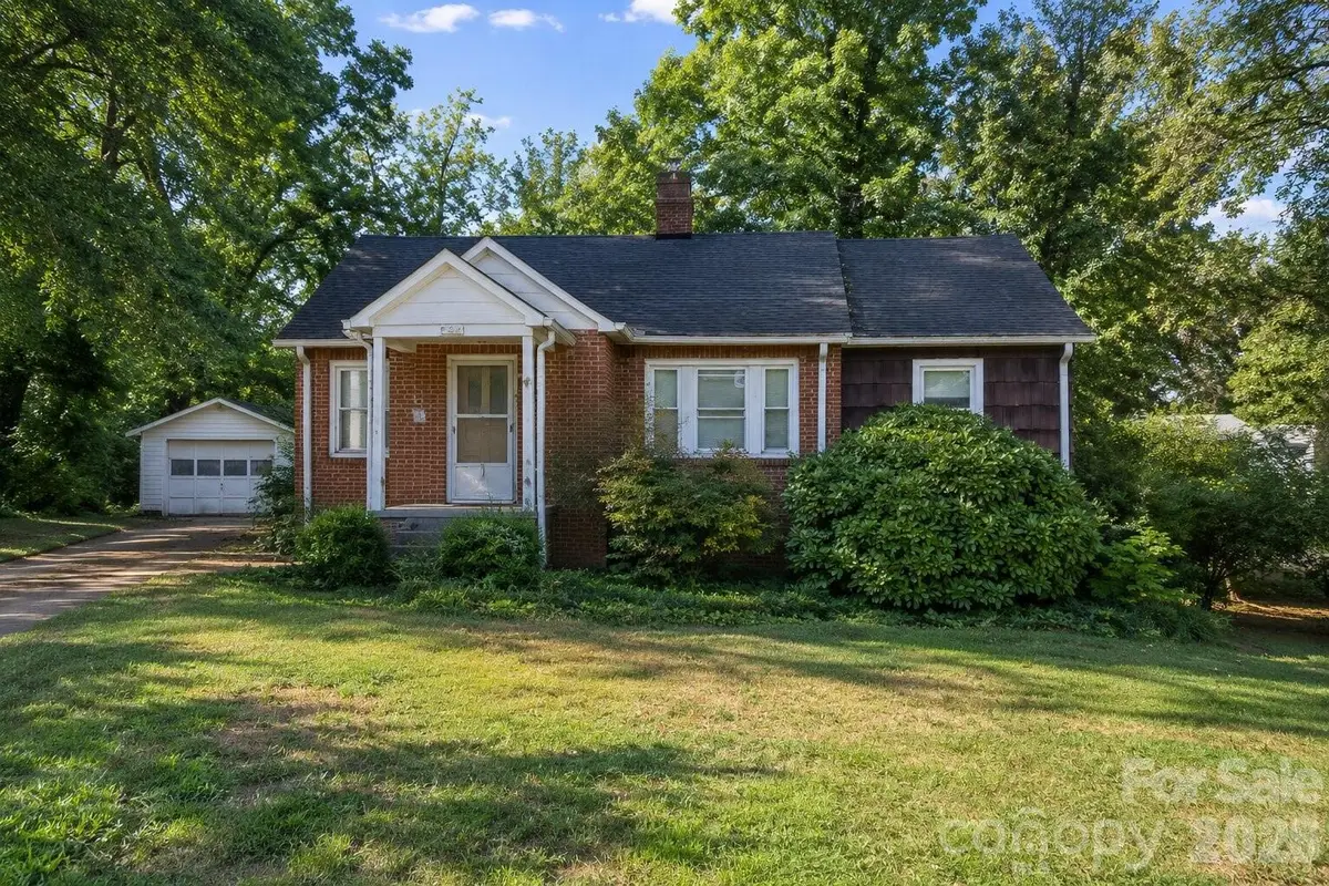 2337 W Nc 10 Highway, Newton, NC 28658 - #1
