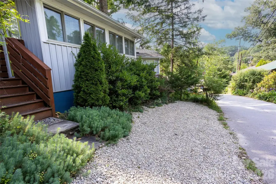 24 Rhododendron Drive, Asheville, NC 28805 - #2