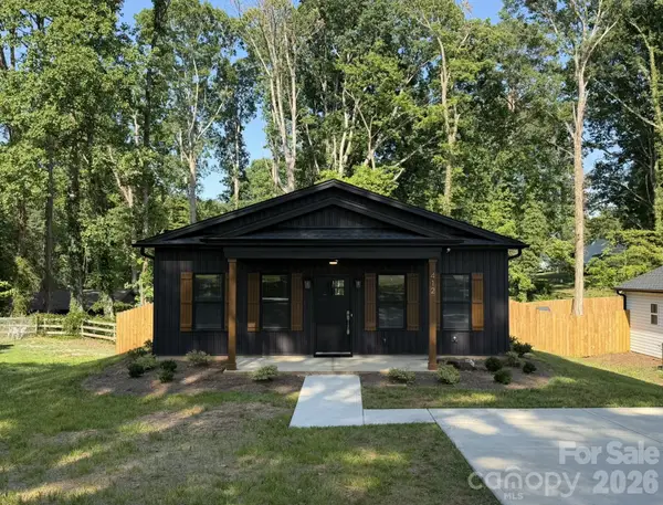412 N Peterson Street, Stanley, NC 28164