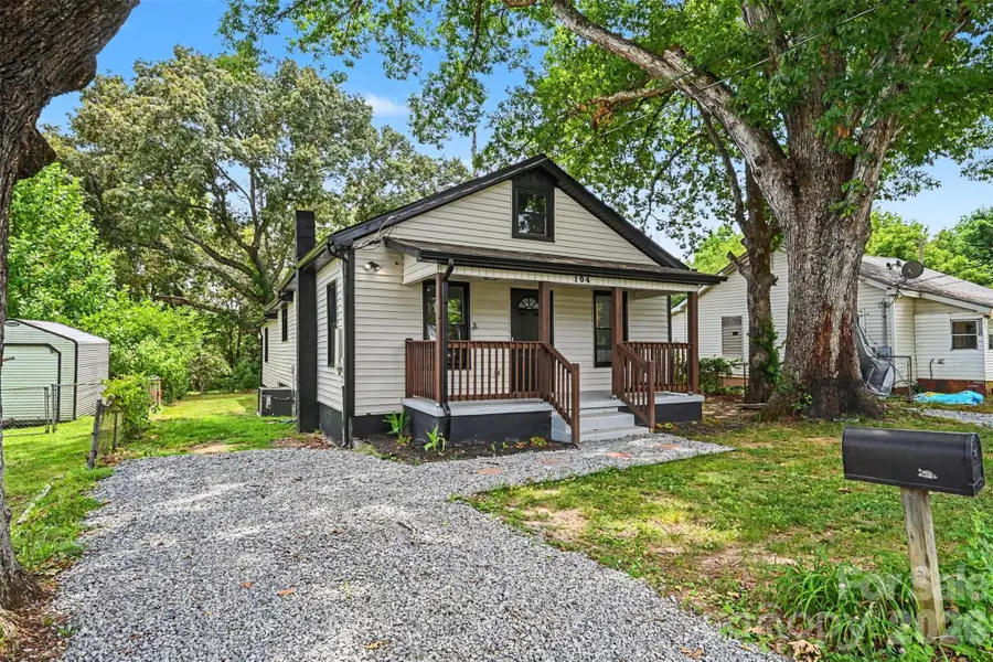 104 E Hartford Avenue, Bessemer City, NC 28016 - #3