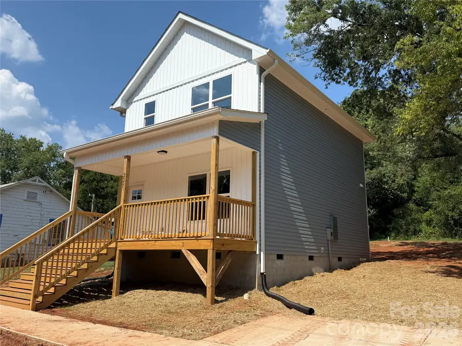 227 S Caldwell Avenue, Newton, NC 28658 - #2