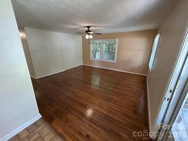 11 Mountain Road, Hendersonville, NC 28791 - #3