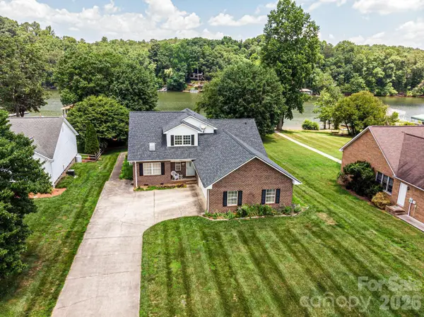 1857 Hidden Pointe Drive, Hickory, NC 28601
