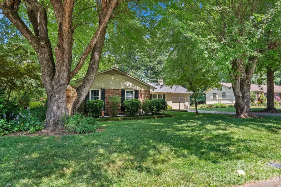 138 Castlerock Drive, Asheville, NC 28806 - #2