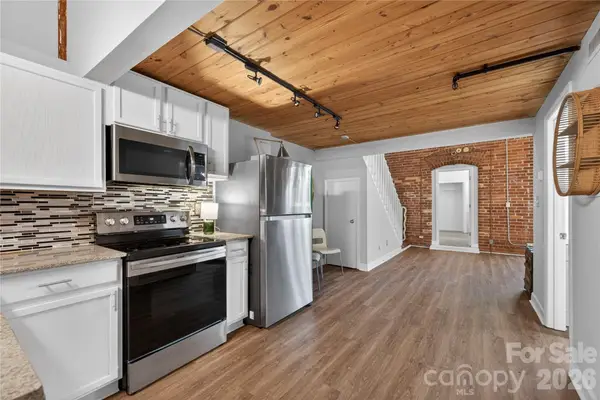 201 S Hoskins Road #121, Charlotte, NC 28208